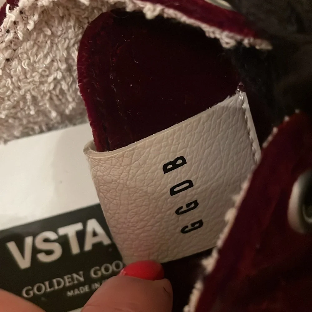 Golden Goose V Star 2 Tennis shoes .Burgundy velvet Brand new with dust bag . - Picture 9 of 9